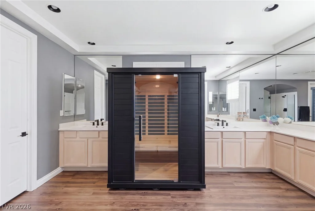 8052 Dark Hollow, Las Vegas, NV 89117