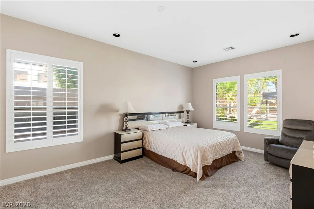 8052 Dark Hollow, Las Vegas, NV 89117