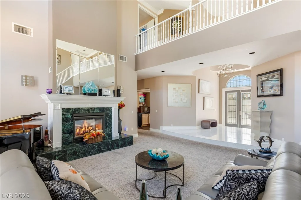 8052 Dark Hollow, Las Vegas, NV 89117