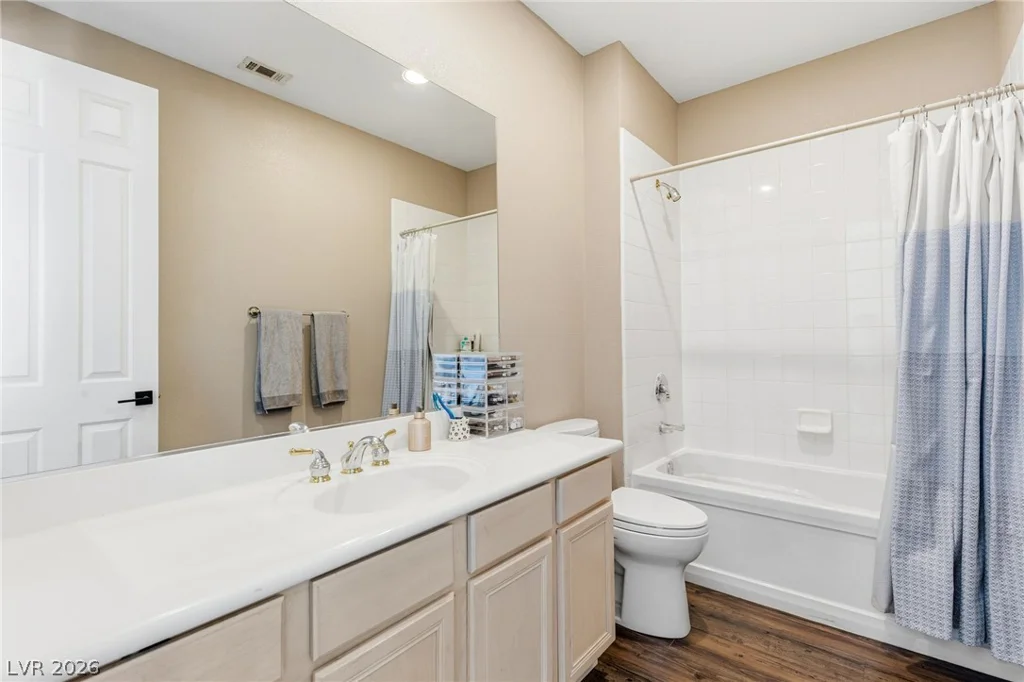 8052 Dark Hollow, Las Vegas, NV 89117
