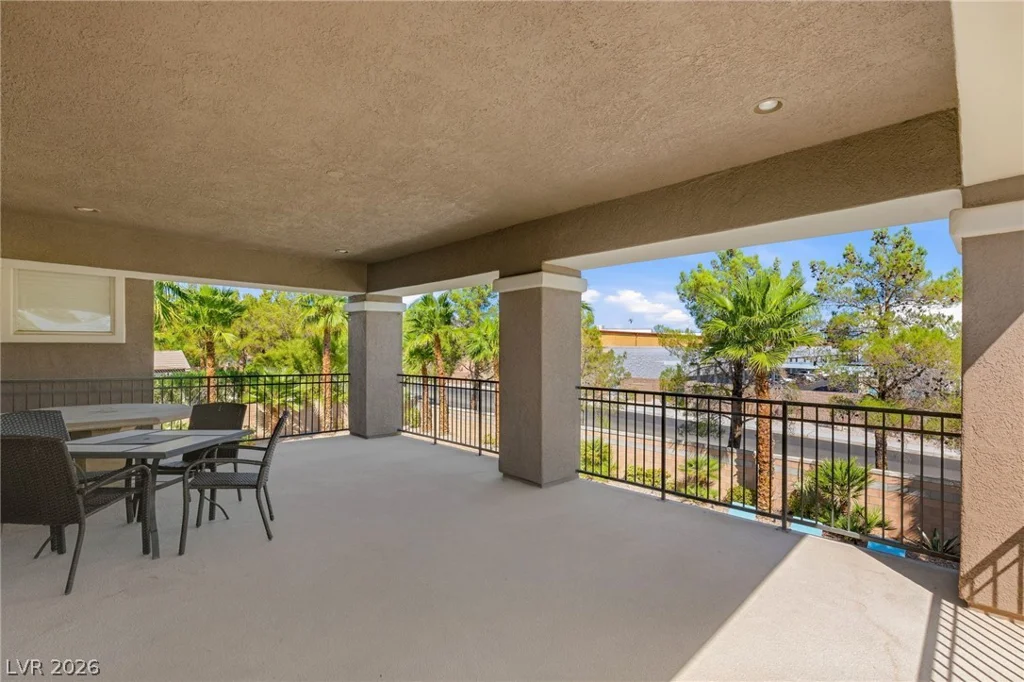 8052 Dark Hollow, Las Vegas, NV 89117