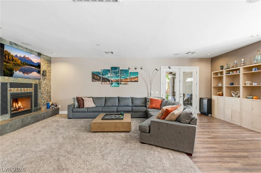 8052 Dark Hollow, Las Vegas, NV 89117