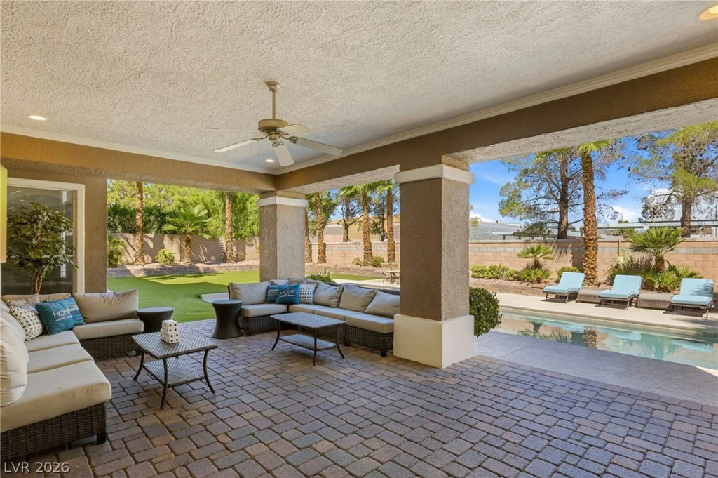 8052 Dark Hollow, Las Vegas, NV 89117