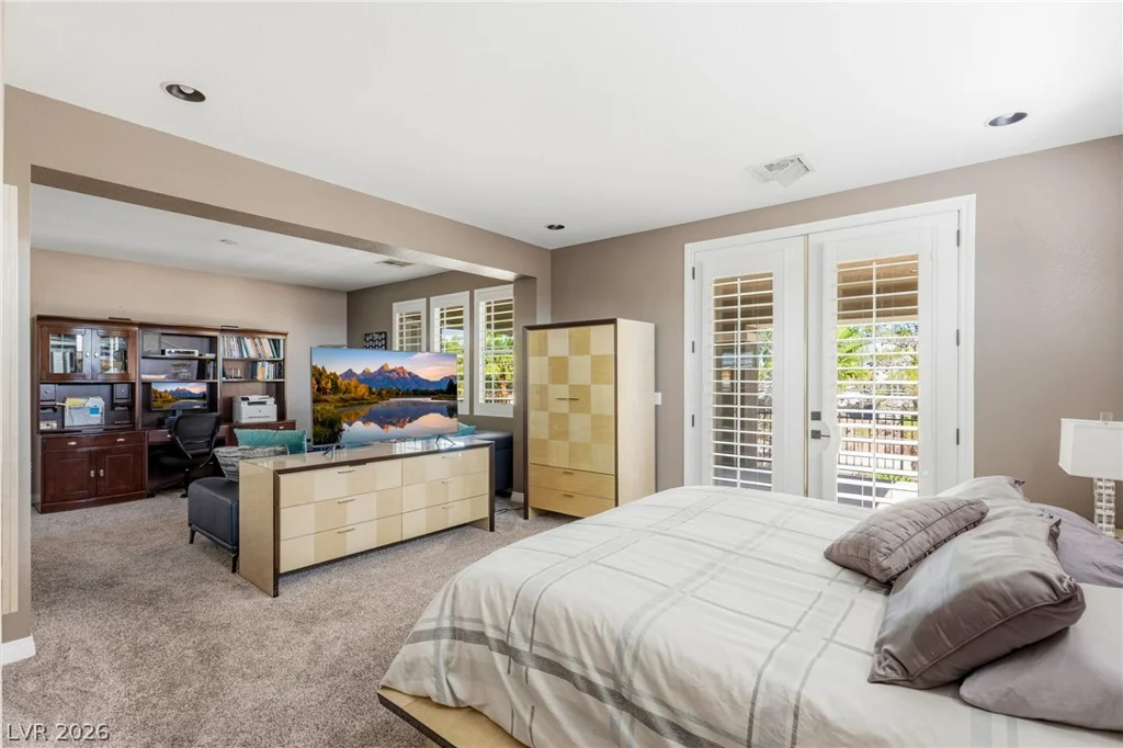 8052 Dark Hollow, Las Vegas, NV 89117
