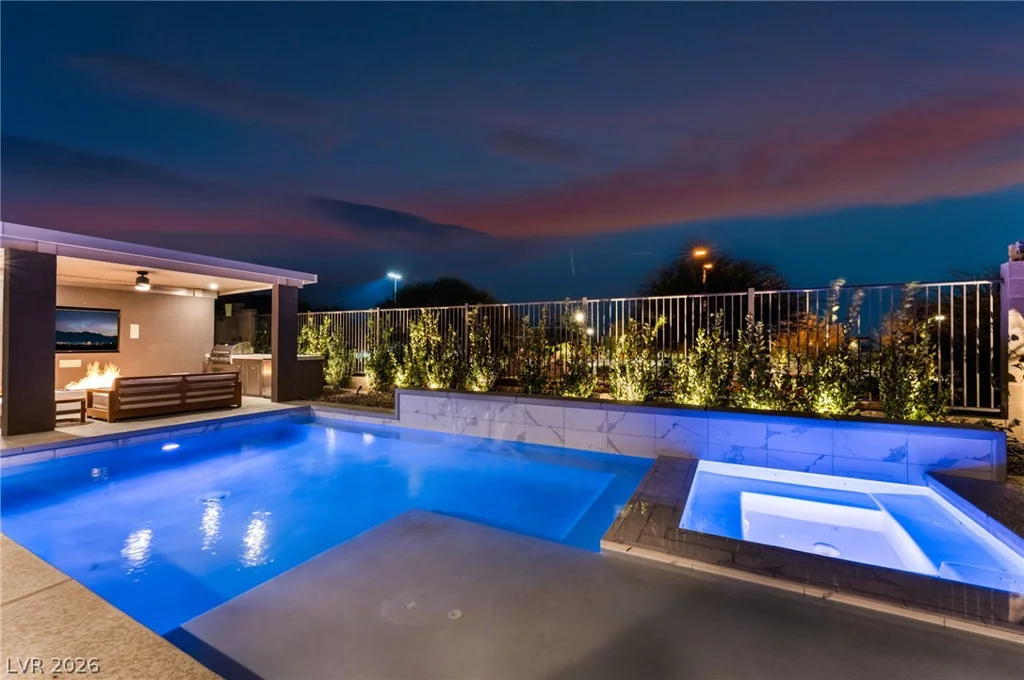 12424 Point Sierra, Las Vegas, NV 89138