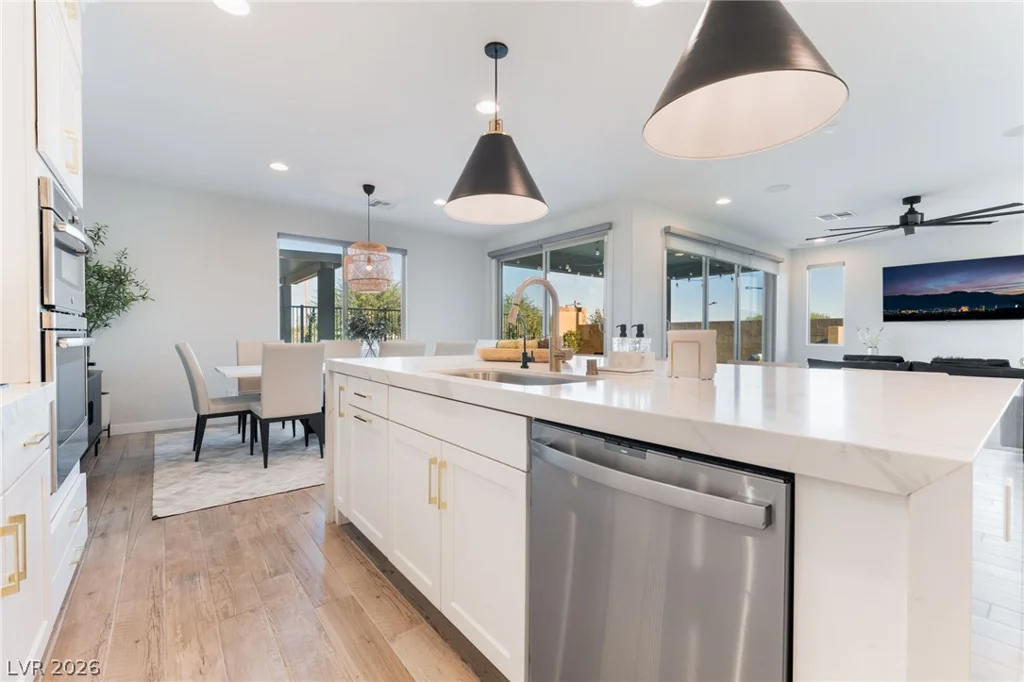 12424 Point Sierra, Las Vegas, NV 89138
