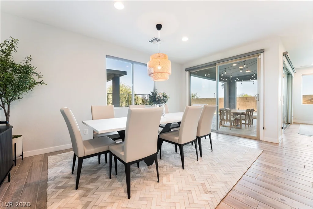 12424 Point Sierra, Las Vegas, NV 89138