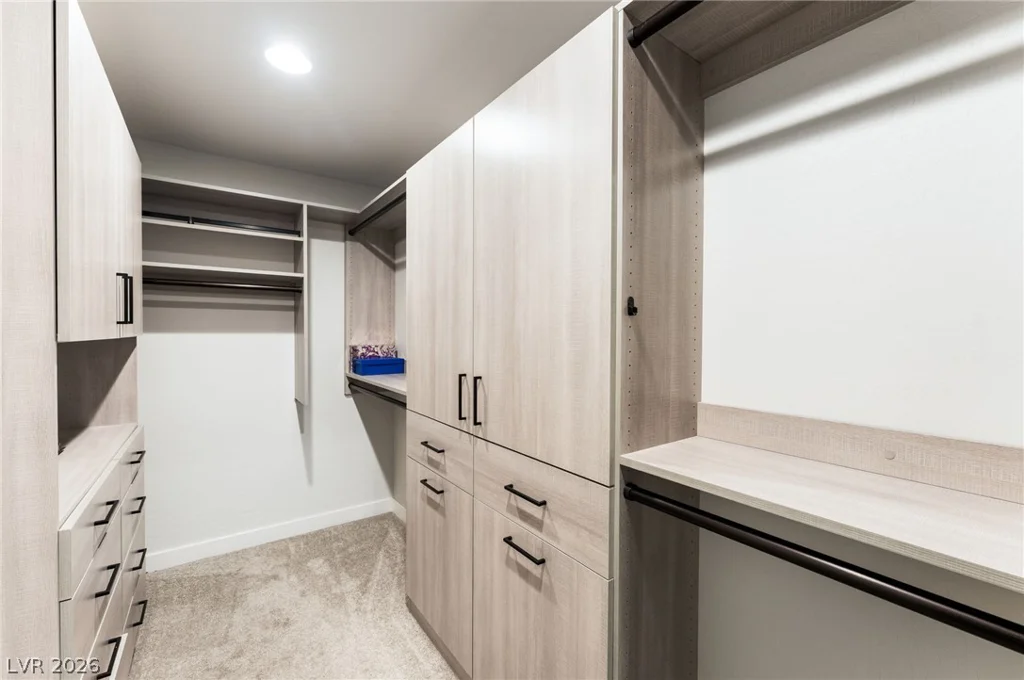12424 Point Sierra, Las Vegas, NV 89138