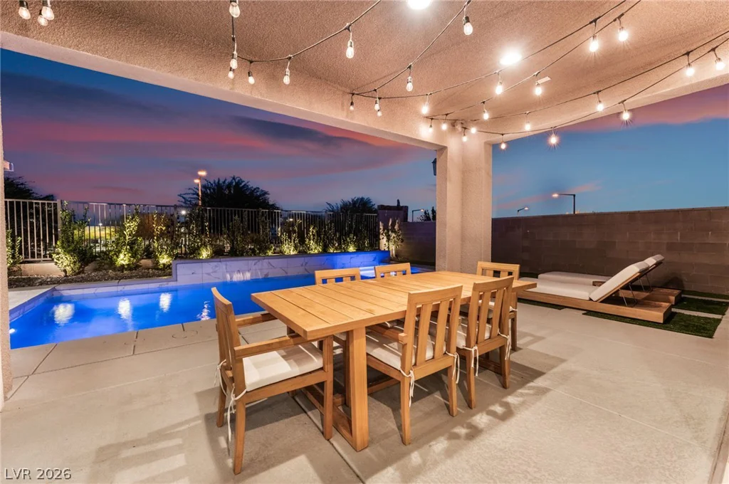 12424 Point Sierra, Las Vegas, NV 89138