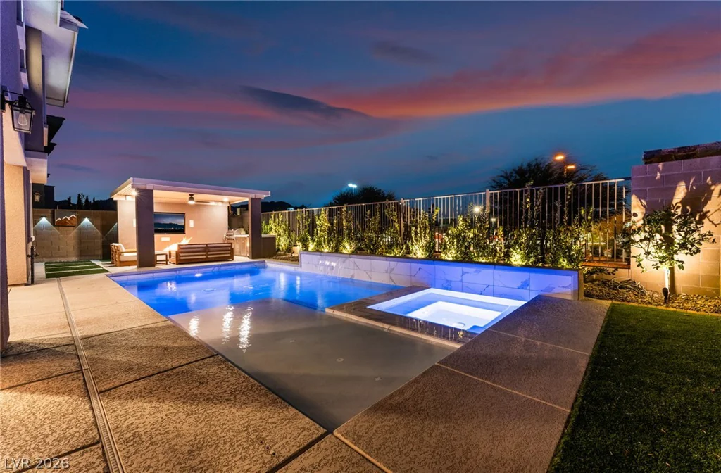 12424 Point Sierra, Las Vegas, NV 89138