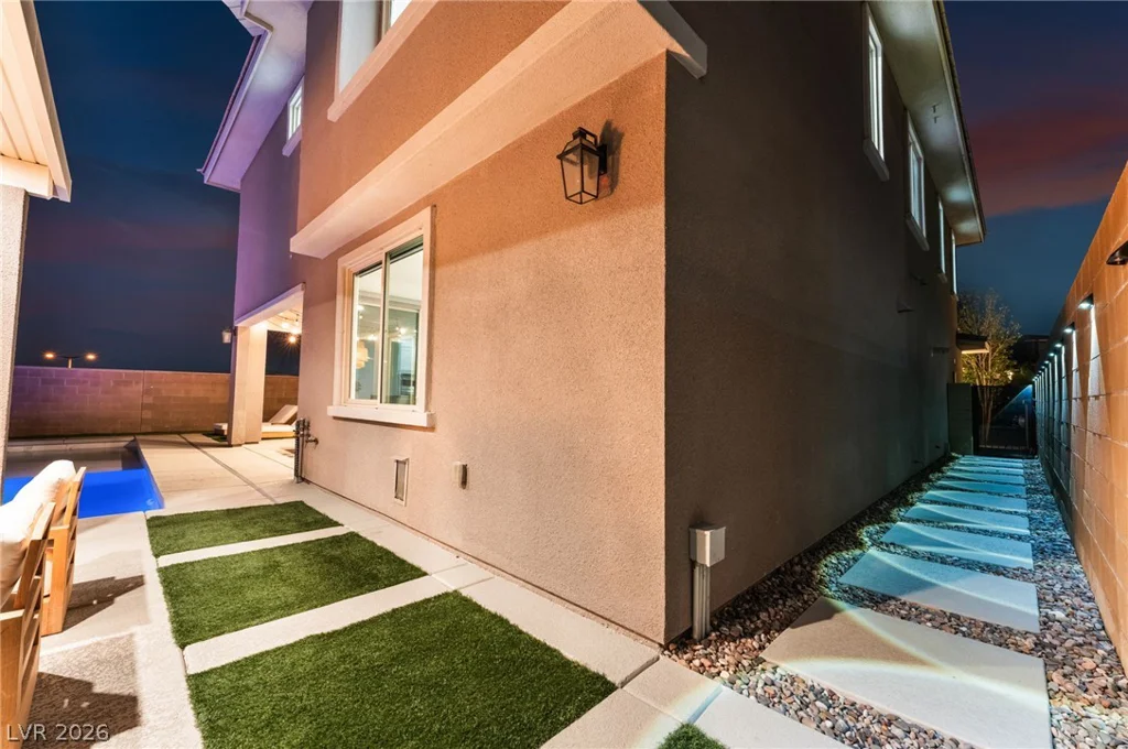 12424 Point Sierra, Las Vegas, NV 89138