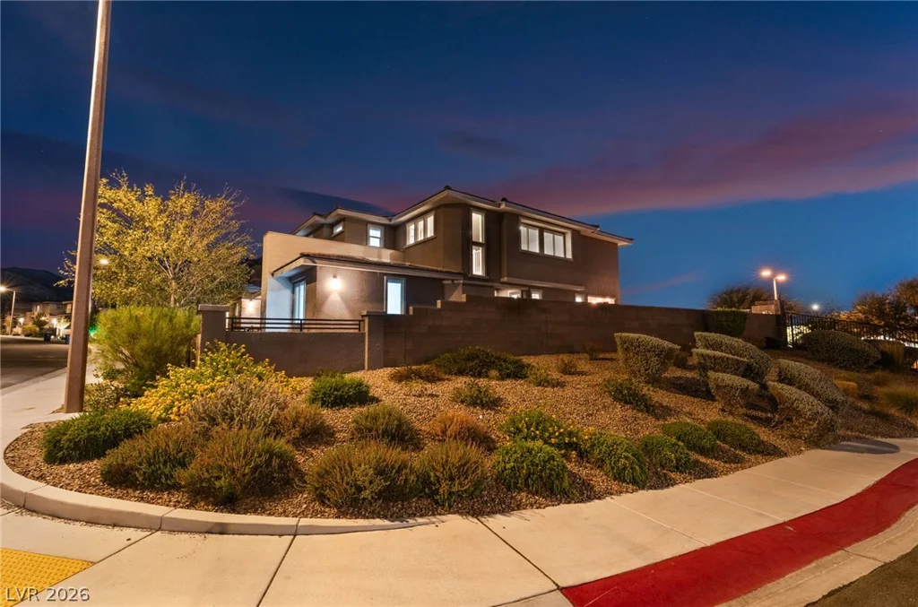 12424 Point Sierra, Las Vegas, NV 89138