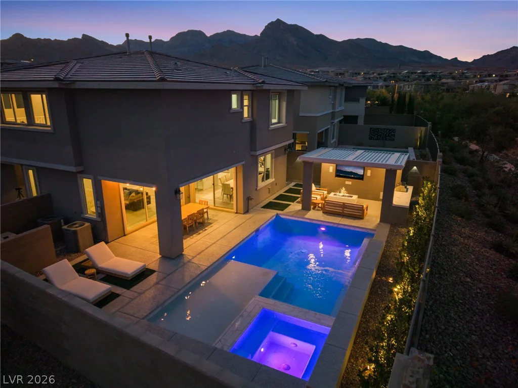 12424 Point Sierra, Las Vegas, NV 89138