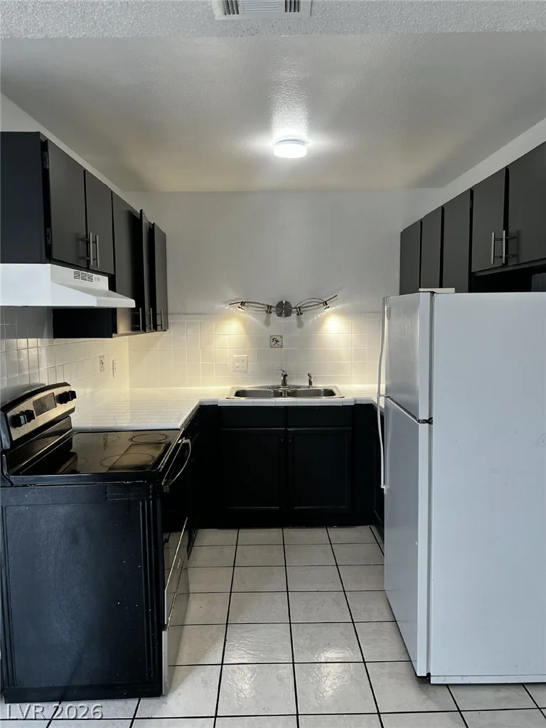 2553 Ellis, North Las Vegas, NV 89030