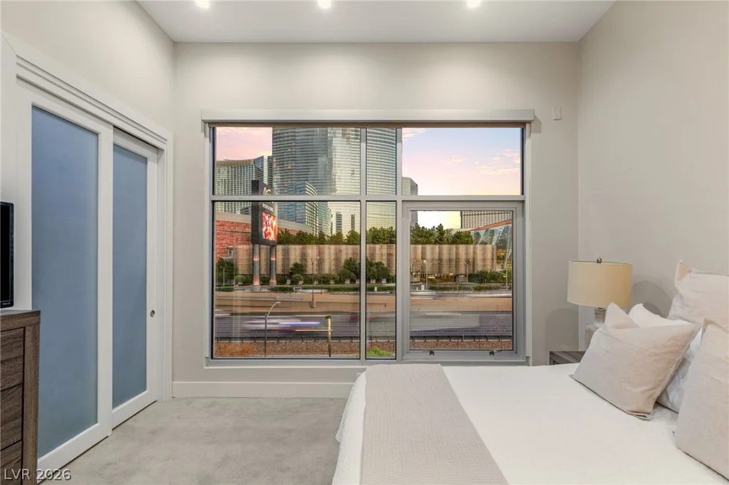 4585 Dean Martin, Las Vegas, NV 89103