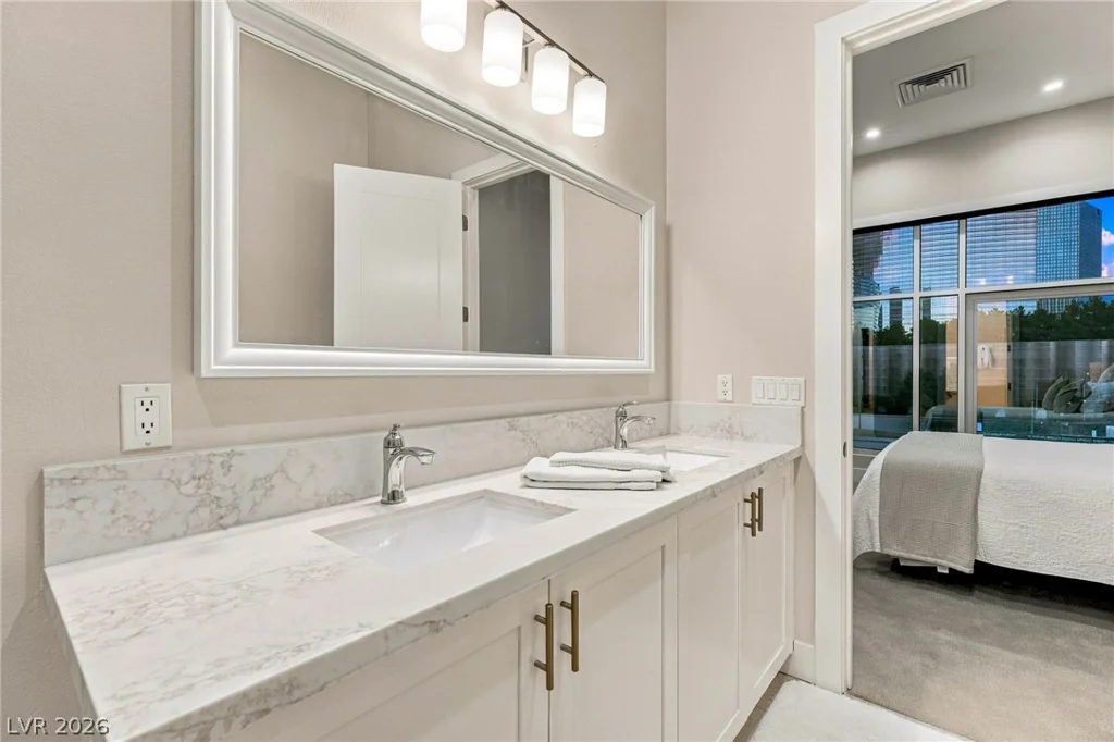 4585 Dean Martin, Las Vegas, NV 89103