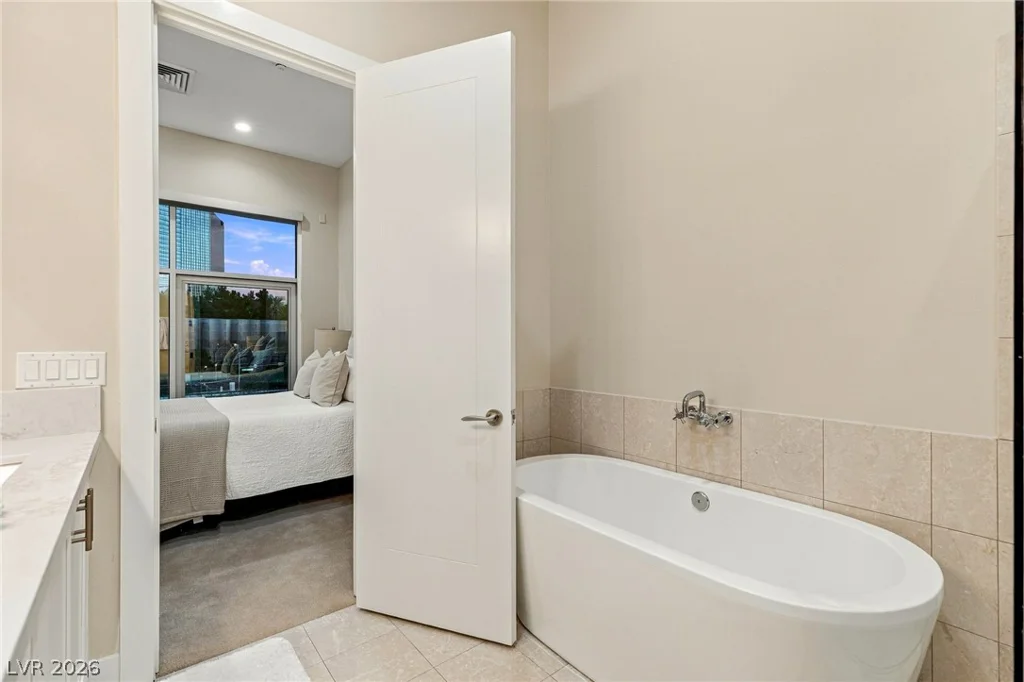4585 Dean Martin, Las Vegas, NV 89103