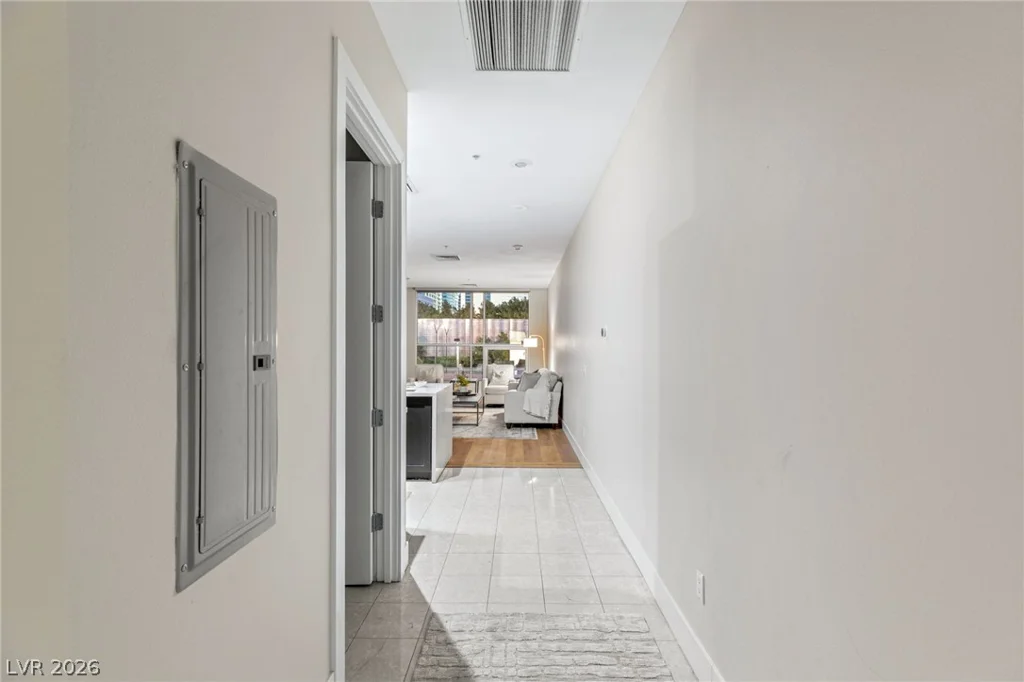 4585 Dean Martin, Las Vegas, NV 89103