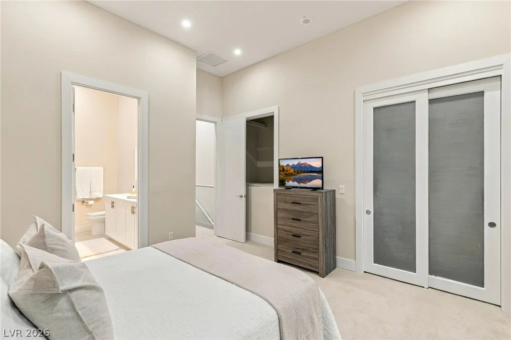 4585 Dean Martin, Las Vegas, NV 89103
