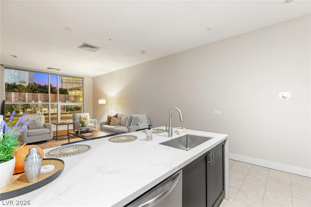 4585 Dean Martin, Las Vegas, NV 89103