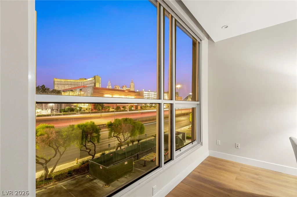4585 Dean Martin, Las Vegas, NV 89103