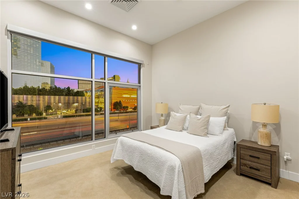 4585 Dean Martin, Las Vegas, NV 89103
