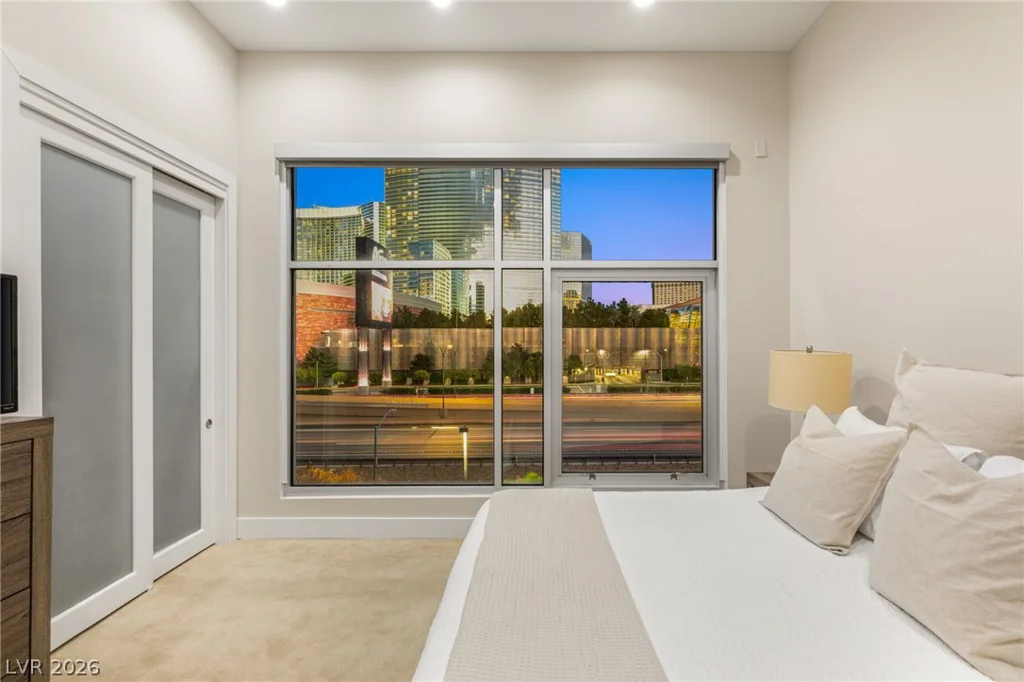 4585 Dean Martin, Las Vegas, NV 89103