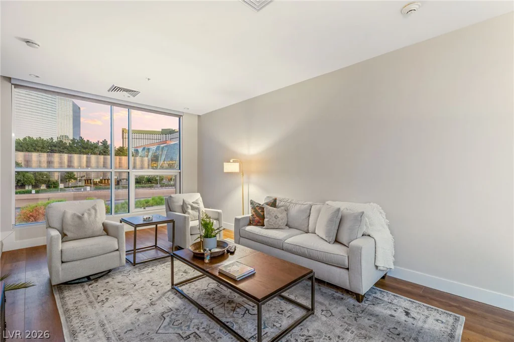 4585 Dean Martin, Las Vegas, NV 89103