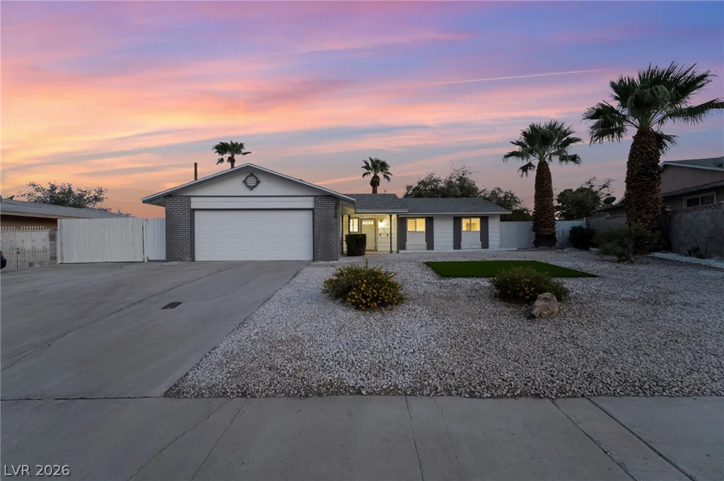 3869 Monthill, Las Vegas, NV 89121