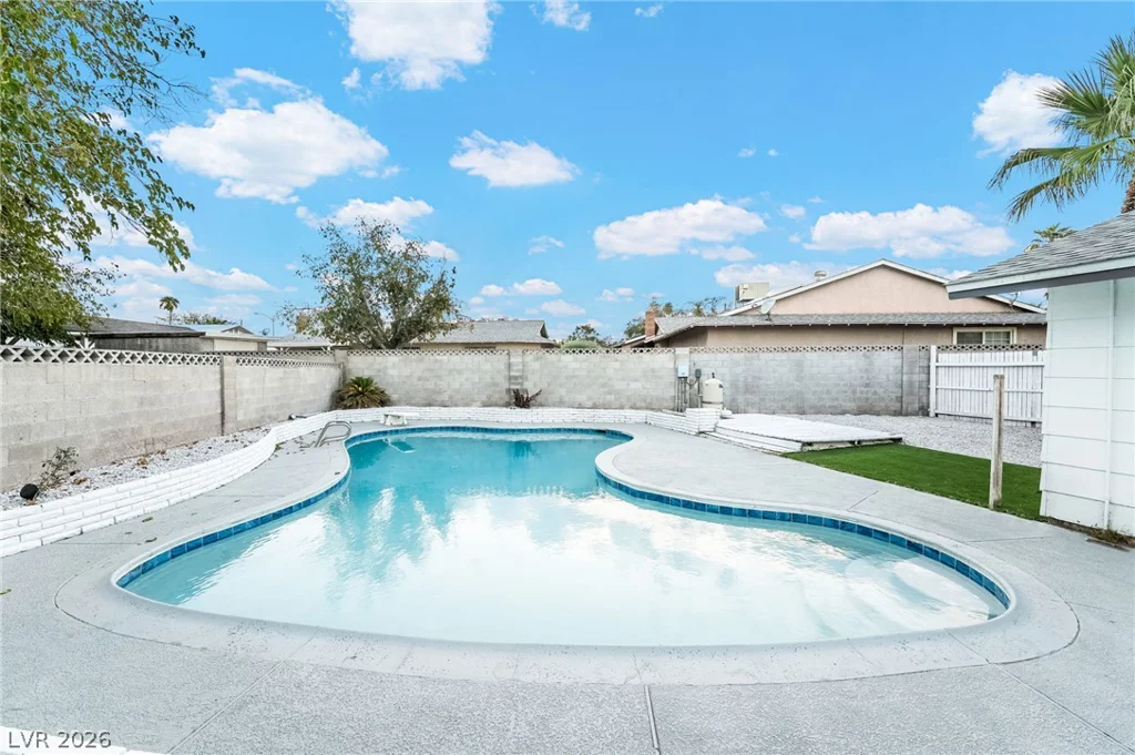 3869 Monthill, Las Vegas, NV 89121