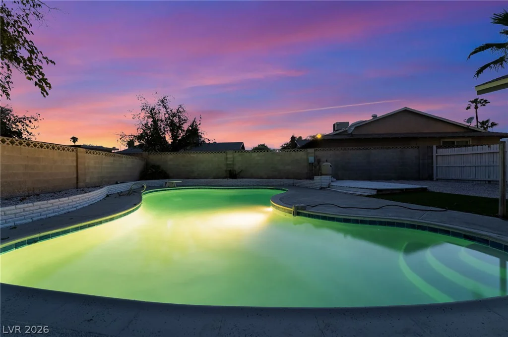 3869 Monthill, Las Vegas, NV 89121
