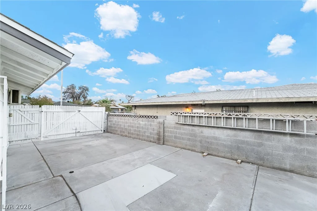 3869 Monthill, Las Vegas, NV 89121