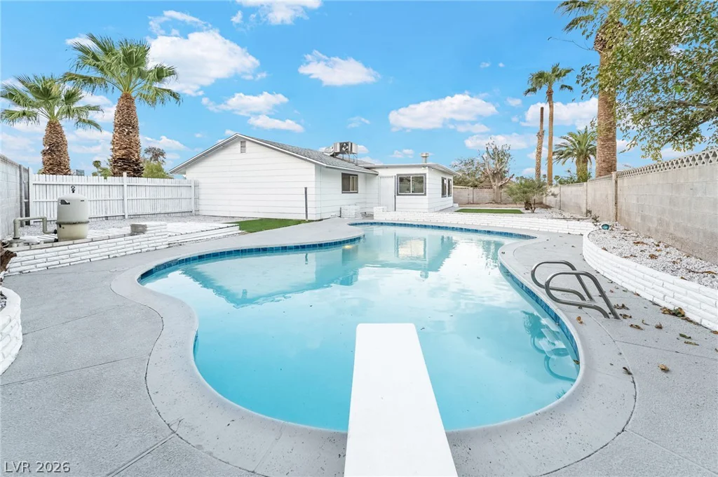 3869 Monthill, Las Vegas, NV 89121