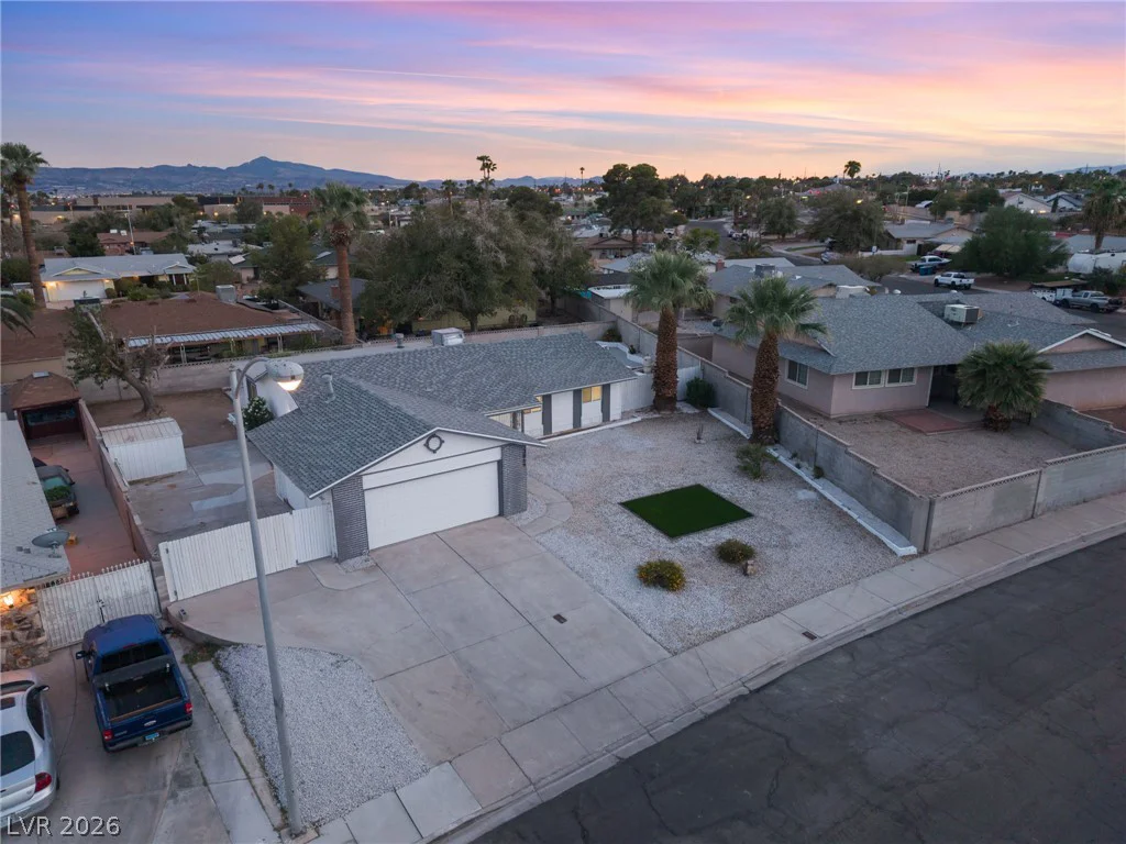 3869 Monthill, Las Vegas, NV 89121
