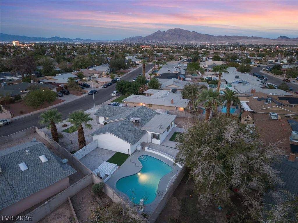 3869 Monthill, Las Vegas, NV 89121