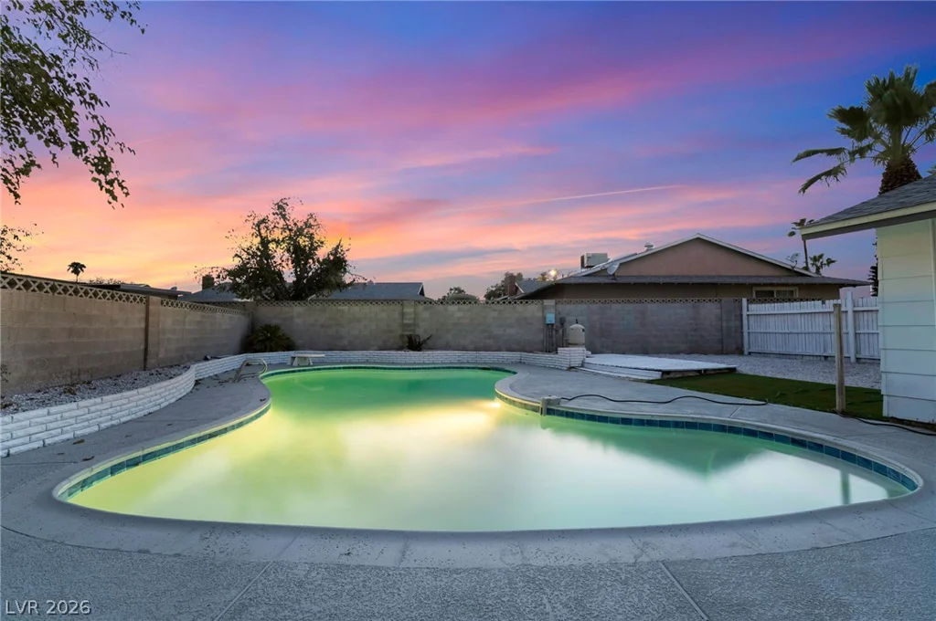 3869 Monthill, Las Vegas, NV 89121