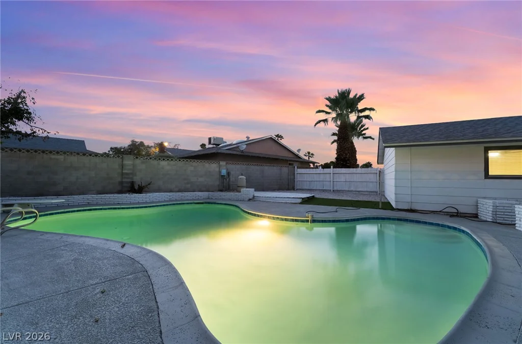 3869 Monthill, Las Vegas, NV 89121