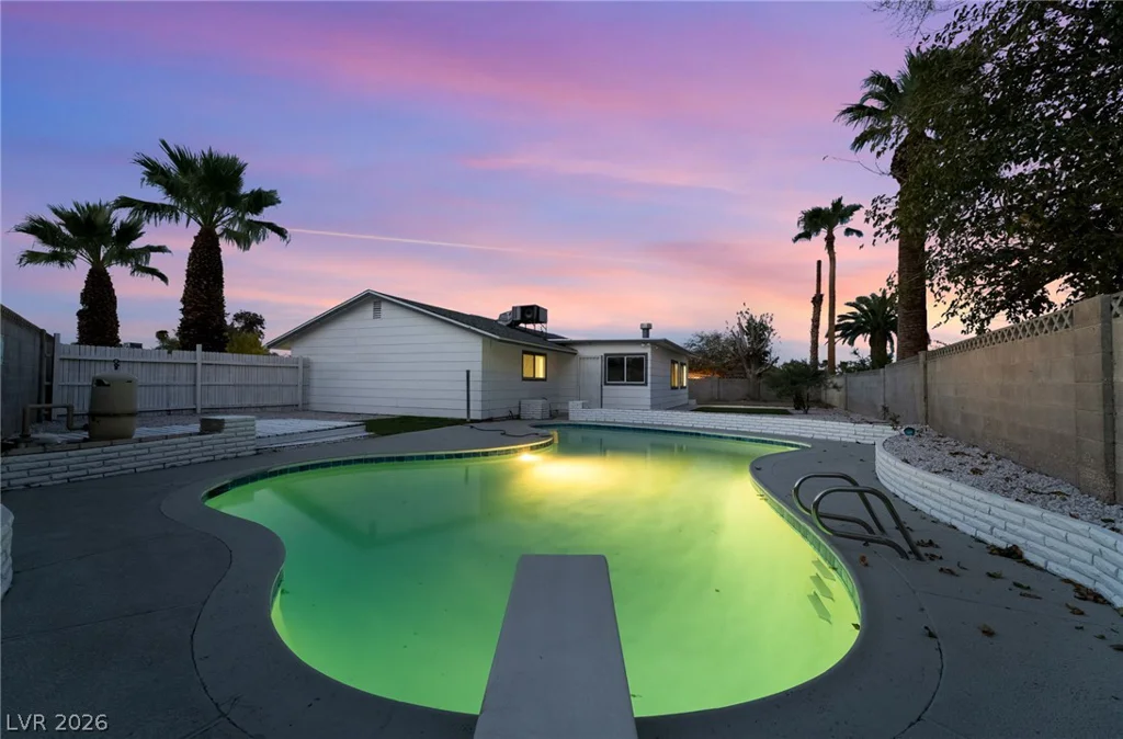 3869 Monthill, Las Vegas, NV 89121