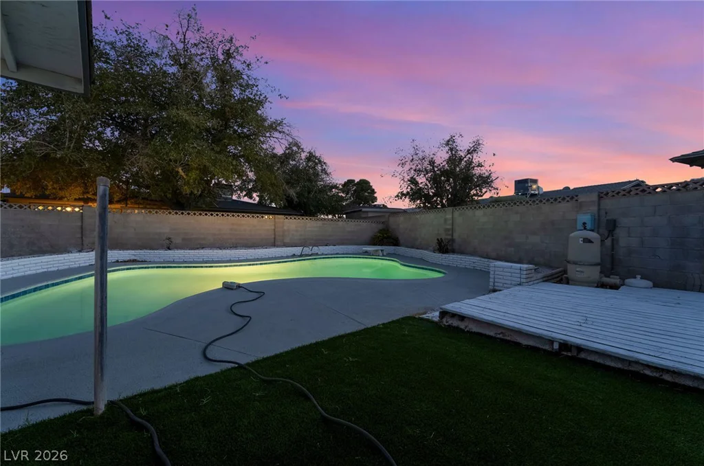 3869 Monthill, Las Vegas, NV 89121