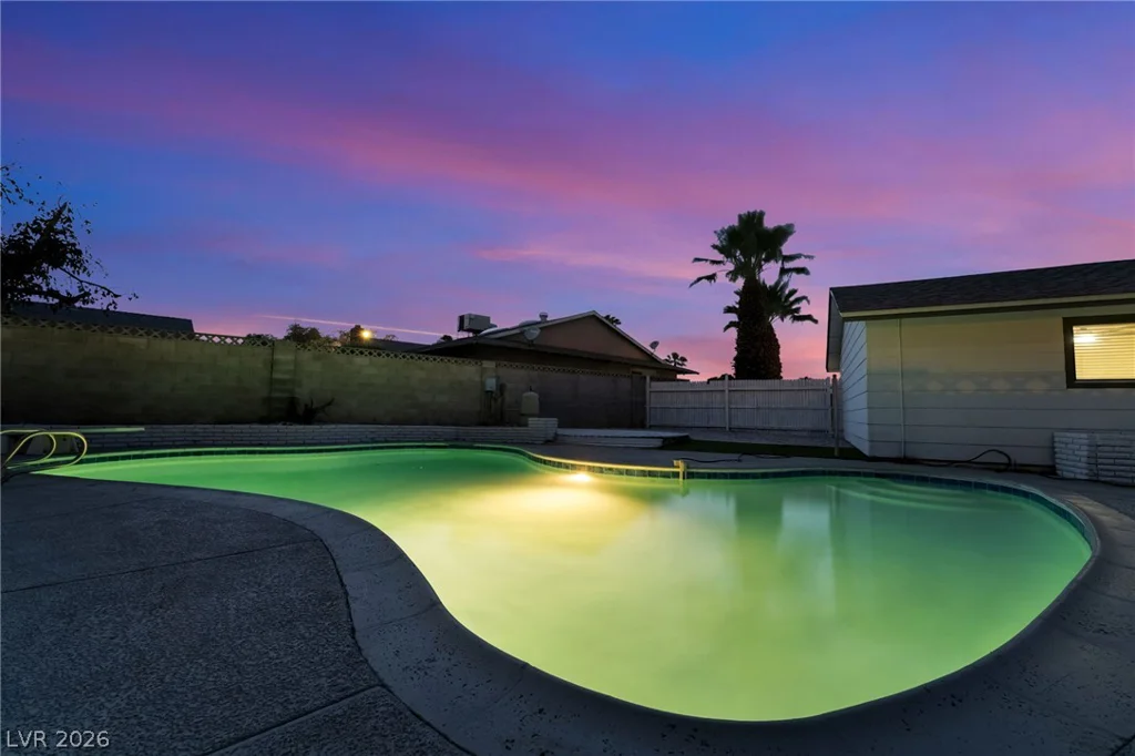 3869 Monthill, Las Vegas, NV 89121