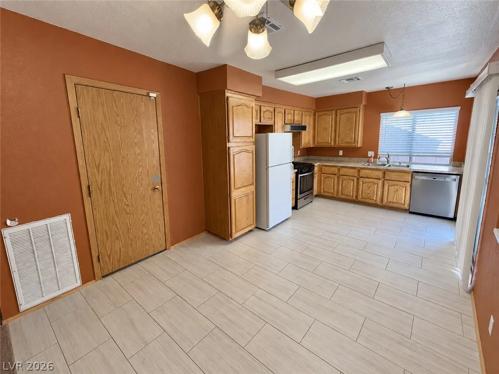 325 Chesapeake, Henderson, NV 89015