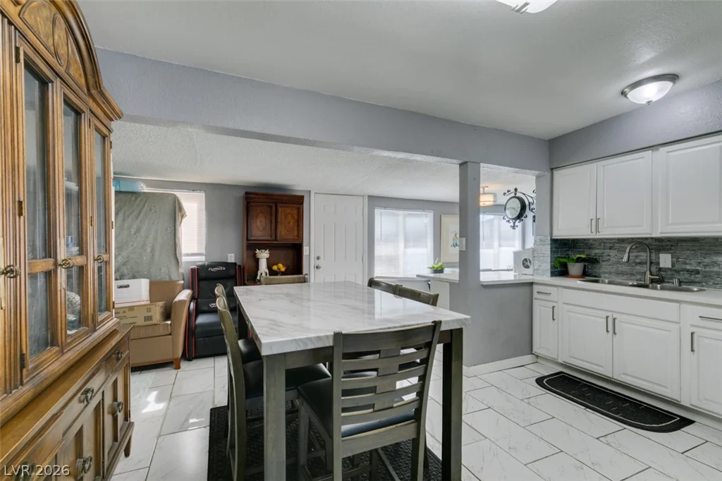 1325 Ardmore, Las Vegas, NV 89104