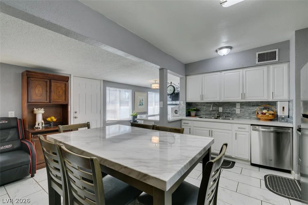1325 Ardmore, Las Vegas, NV 89104