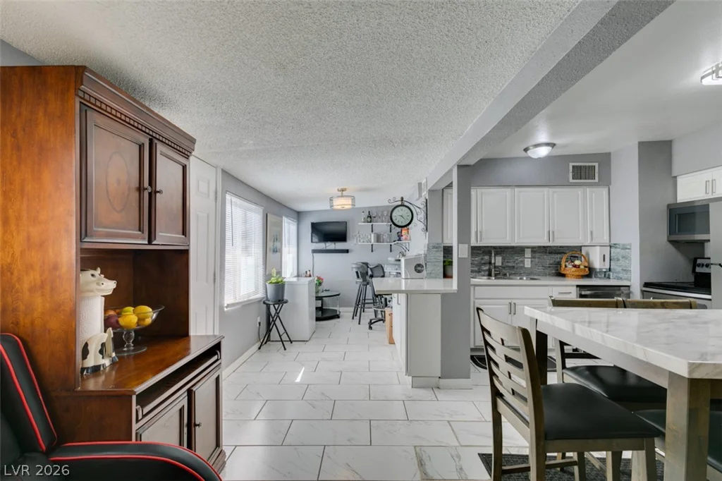 1325 Ardmore, Las Vegas, NV 89104