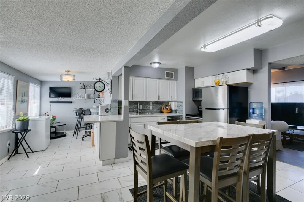 1325 Ardmore, Las Vegas, NV 89104