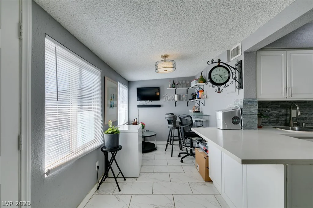 1325 Ardmore, Las Vegas, NV 89104