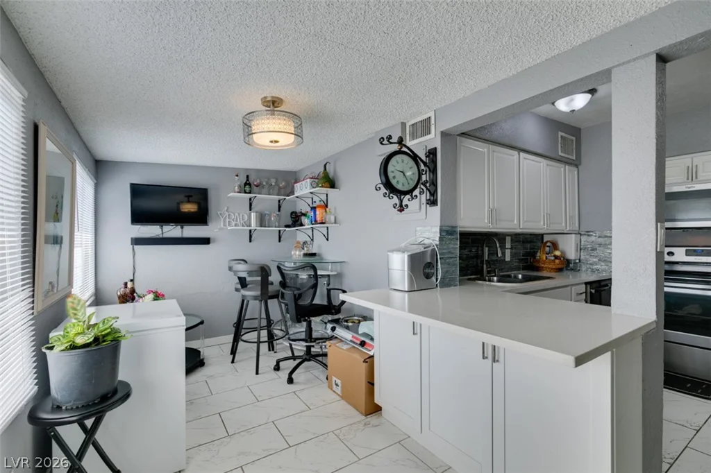 1325 Ardmore, Las Vegas, NV 89104