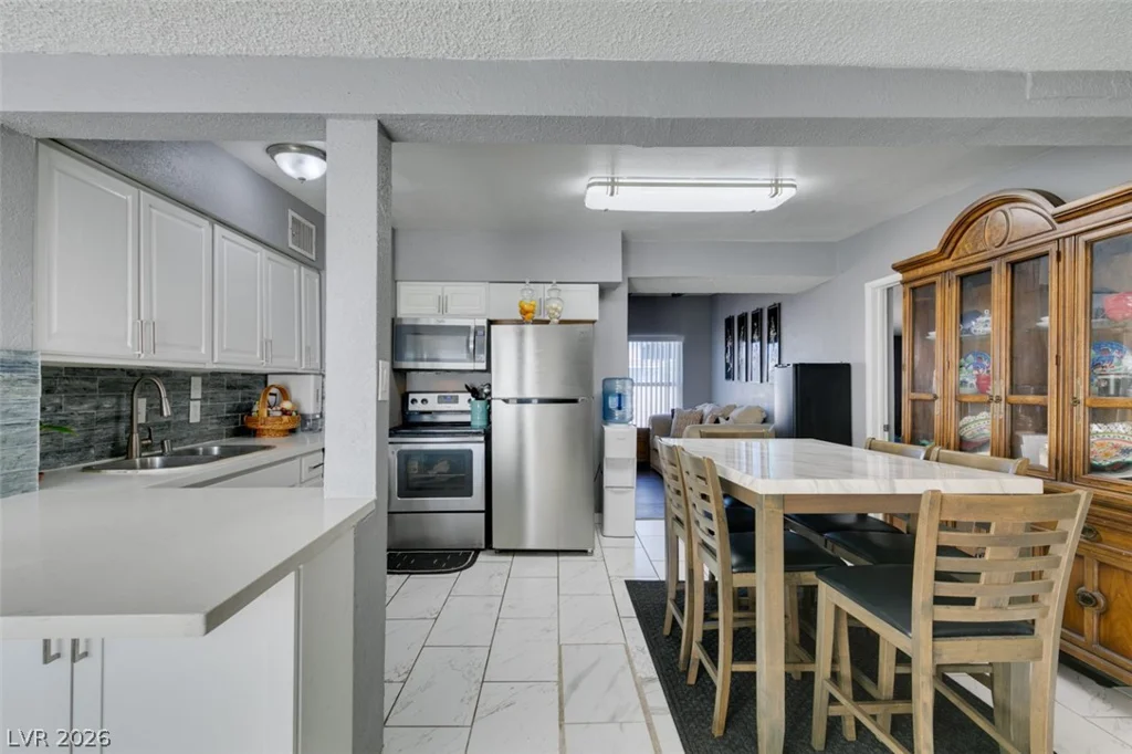 1325 Ardmore, Las Vegas, NV 89104