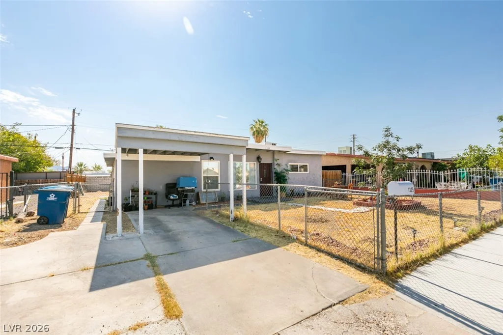 1325 Ardmore, Las Vegas, NV 89104