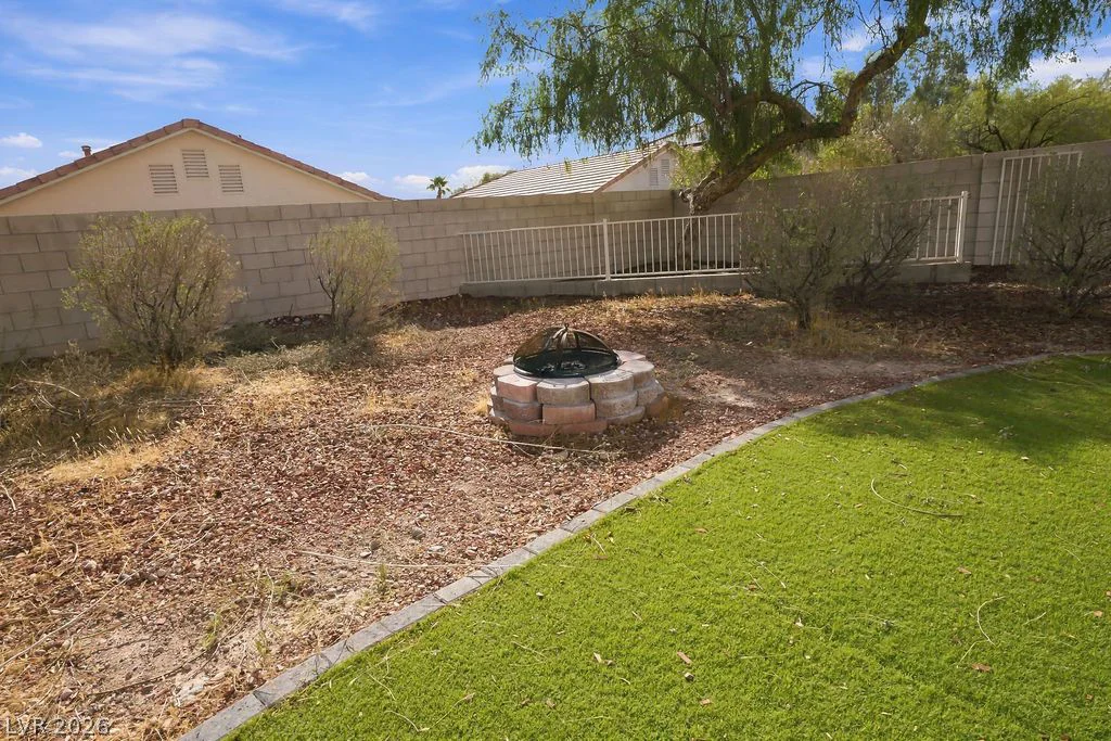 8108 Bronze Treasure, Las Vegas, NV 89143